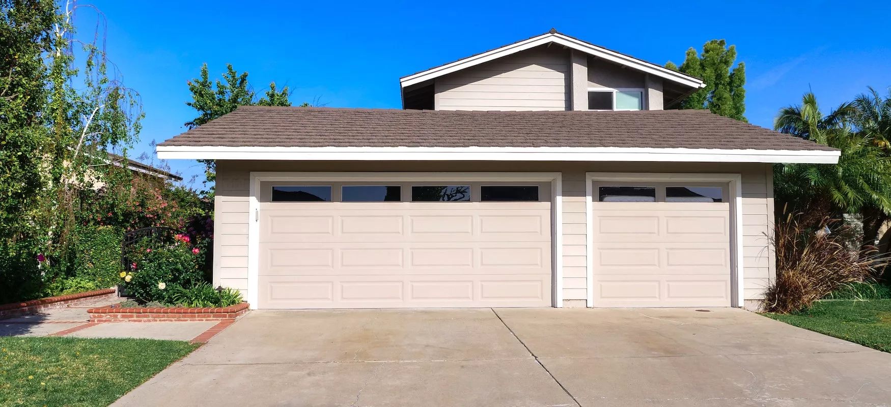 Garage Door Photo
